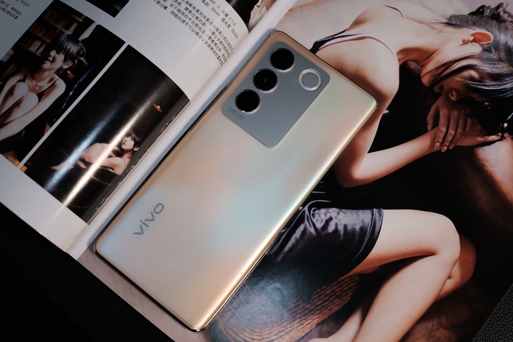 vivo S16烟花评测：双面柔光人像、全能优秀表现